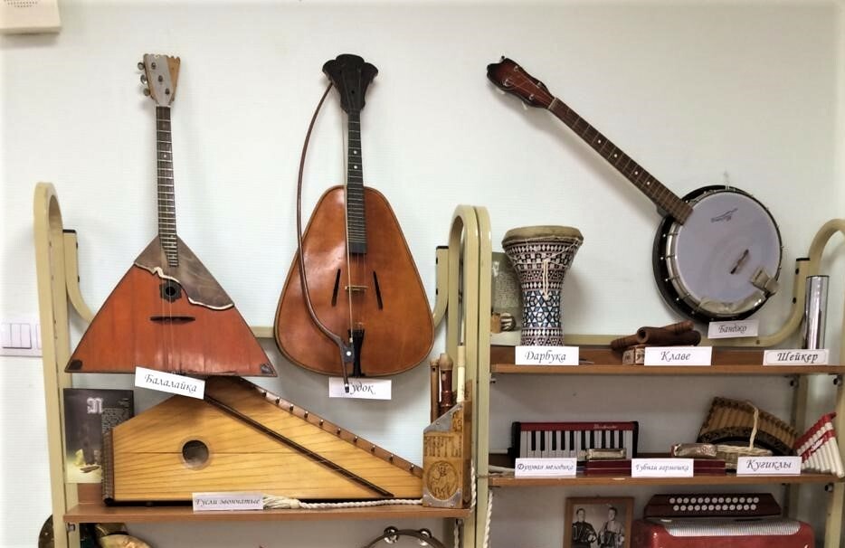 В коллекции - сотни уникальных музыкальных инструментов