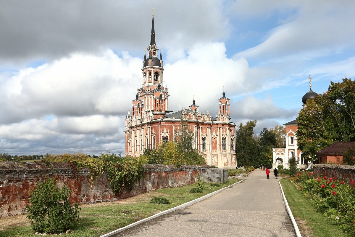 Можайск бородинская улица. Монастырь на Бородинском поле.