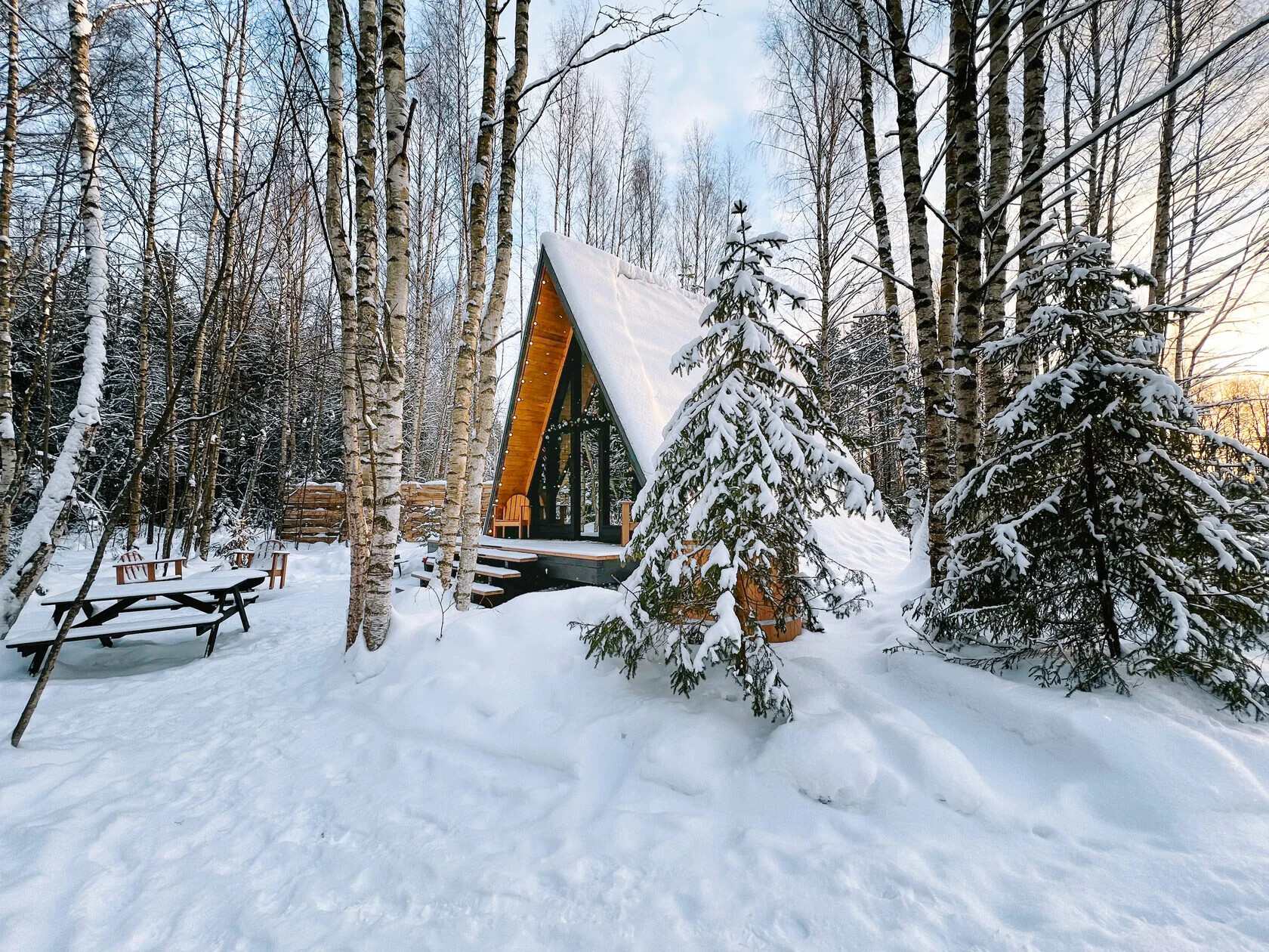 Треугольные домики в Подмосковье: уютный отдых посреди леса