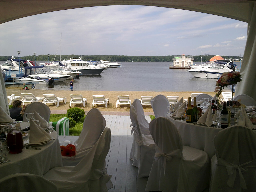 Отель в яхт-клубе «Элит Кроус»