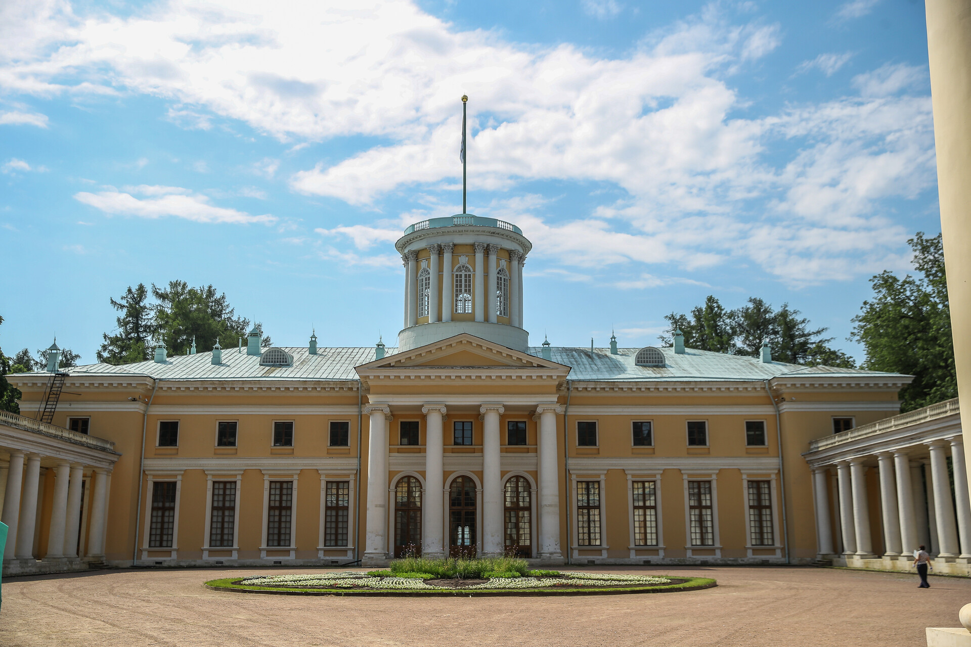 В Архангельском представлено самое большое скульптурное собрание не только в Подмосковье, но и в России