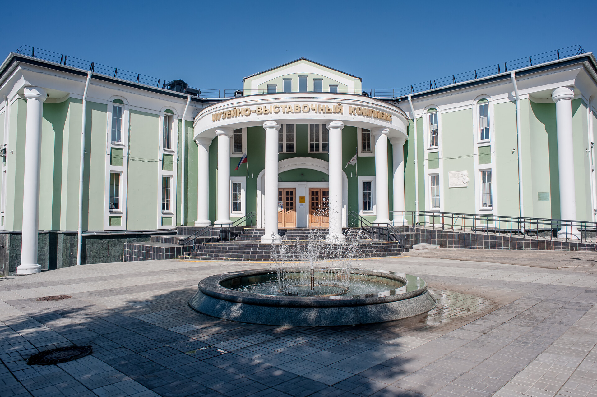 Здание Дмитровского музейно-выставочного комплекса
