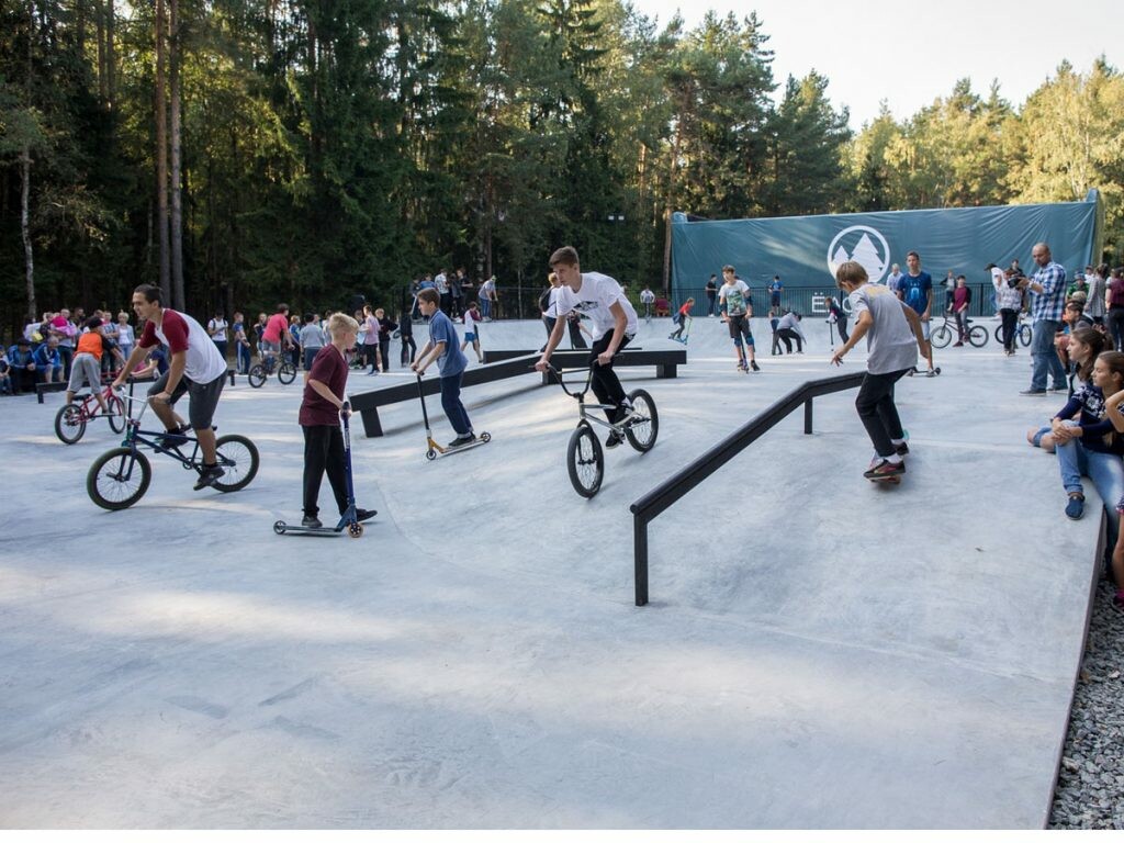 Скейт-площадка в парке культуры и отдыха «Ёлочки»