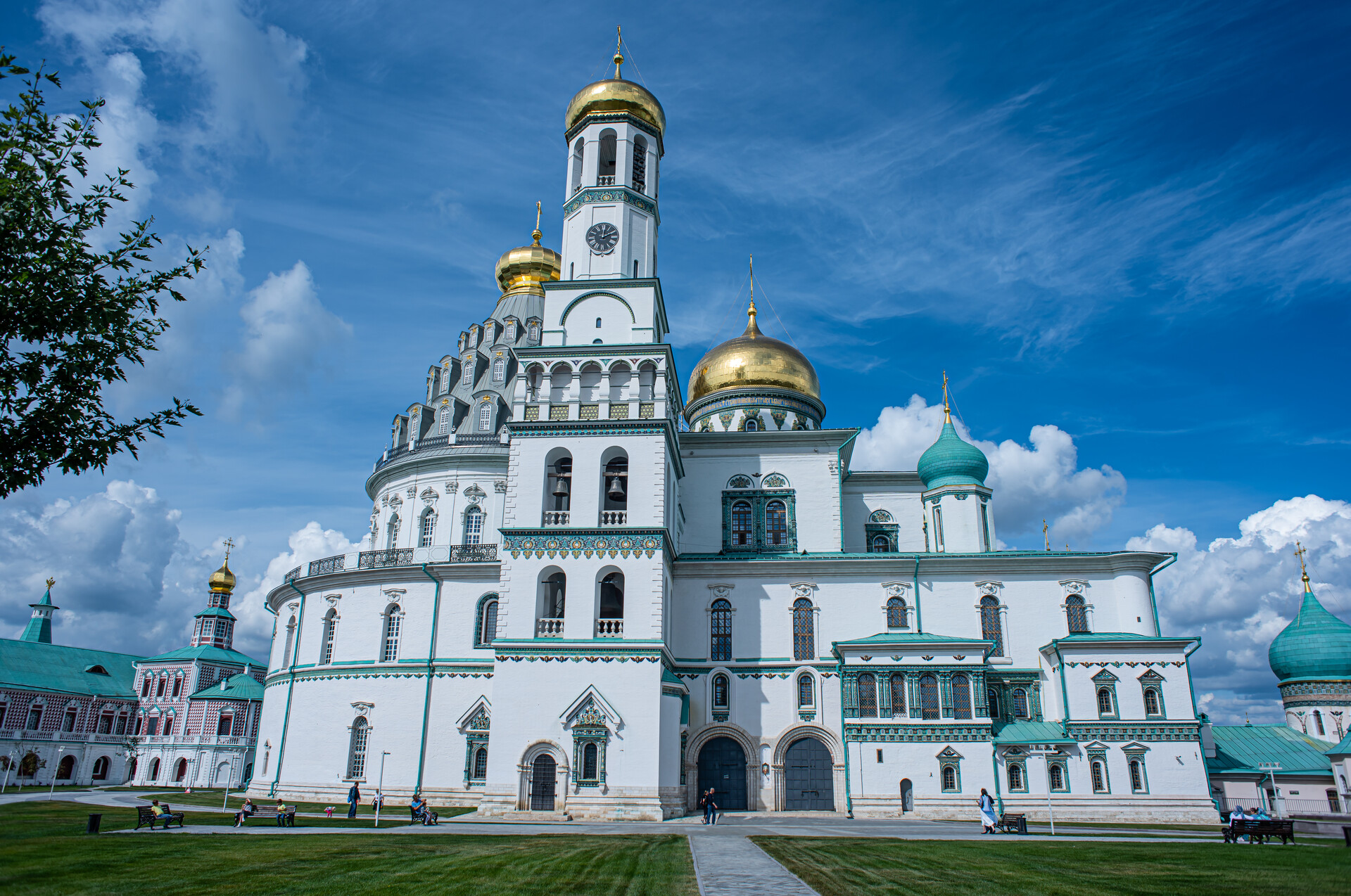 Виды Воскресенского Новоиерусалимского монастыря в Истре