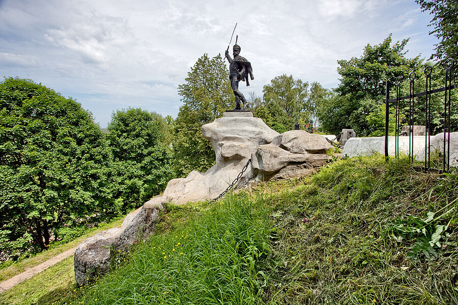 Памятник Дорохову в Верее