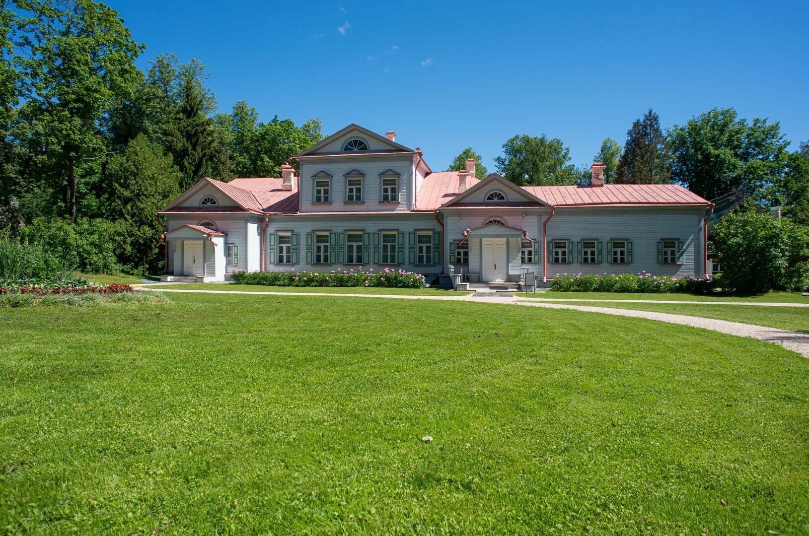 Усадьба Абрамцево – место притяжения известных художников, скульпторов и писателей