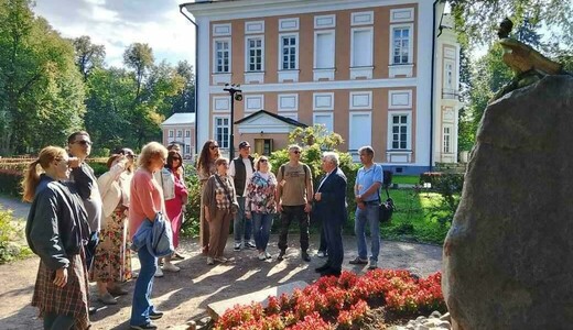 Экскурсия «Этих дней не смолкнет слава…»
