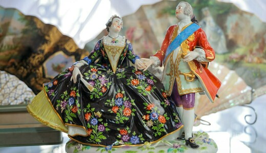 Выставка «Средь шумного бала, случайно…»