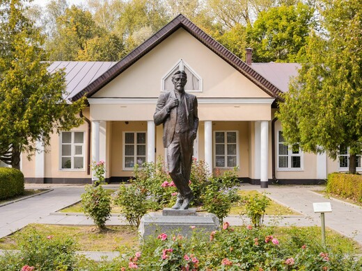 Усадьба «Мелихово»: литература, природа, театр и… фестиваль такс