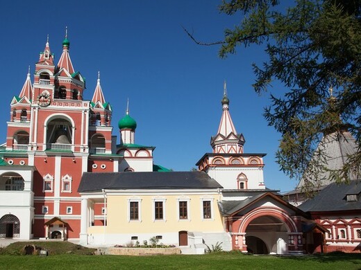 Достопримечательности Звенигорода: любимая обитель царей, старинные десерты и музей СССР