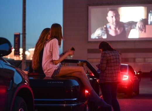 Автокинотеатры Подмосковья продолжат работать в июле