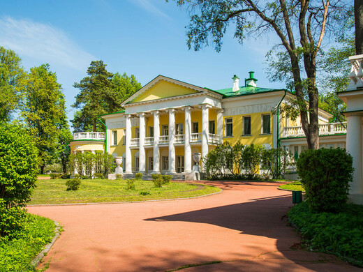Скидки для пенсионеров в Ленинском районе: усадьбы, кинотеатр и бассейн