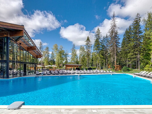 Топ-15 открытых бассейнов Подмосковья: с шезлонгами, морской водой и чашей в виде лесного гриба