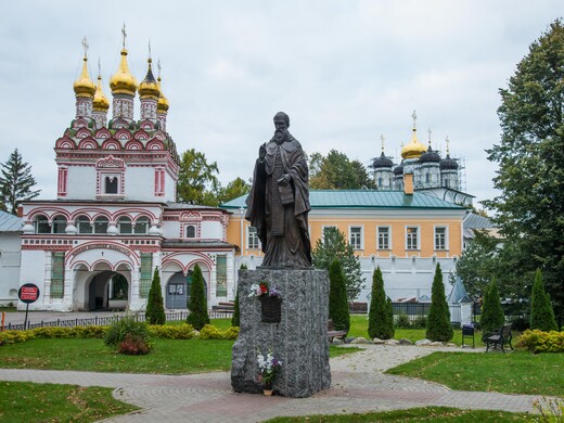 Памятник панфиловцам, Иосифо-Волоцкий монастырь и старинные усадьбы Волоколамска