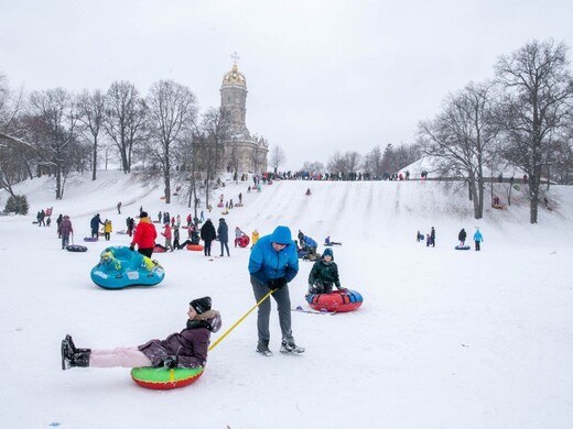 Катание на «ватрушках», новогодний карнавал и трофейная рыбалка: чем заняться в Подольске этой зимой
