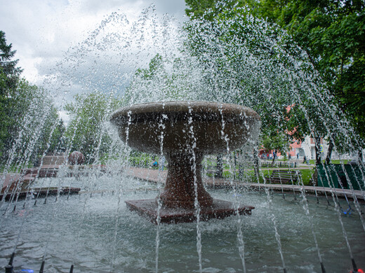 Фонтаны Подмосковья: «Девочка-грибница», «Первый бал Наташи Ростовой» и «Парящий камень»