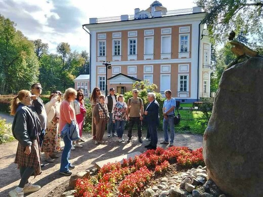 Экскурсия «Этих дней не смолкнет слава…»