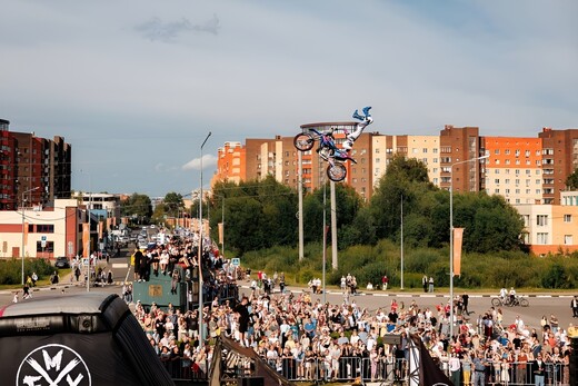 Выступления команды мотофристайла FMX13 привлекли  более 45 тысяч зрителей