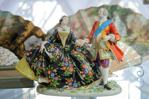 Выставка «Средь шумного бала, случайно…»