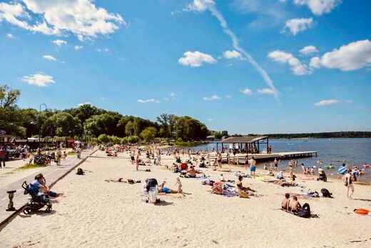 Городской пляж на оз. Сенеж