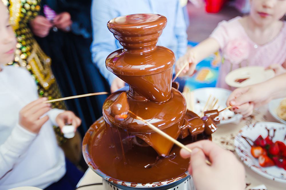 Вся продукция фабрики изготавливается из лучшего бельгийского шоколада, а в рецептурах используются экзотические ингредиенты