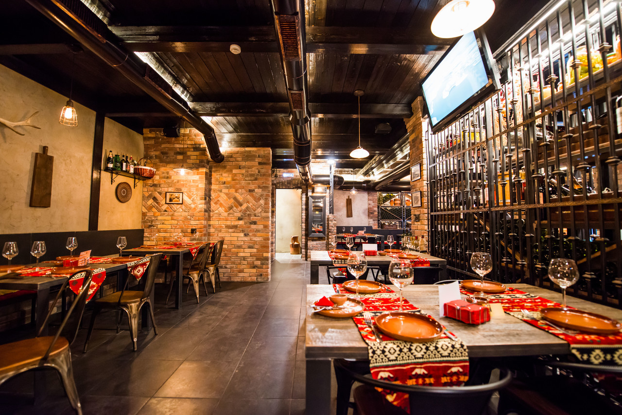 В ресторан «Вински Подрум» идут за настоящей балканской кухней 