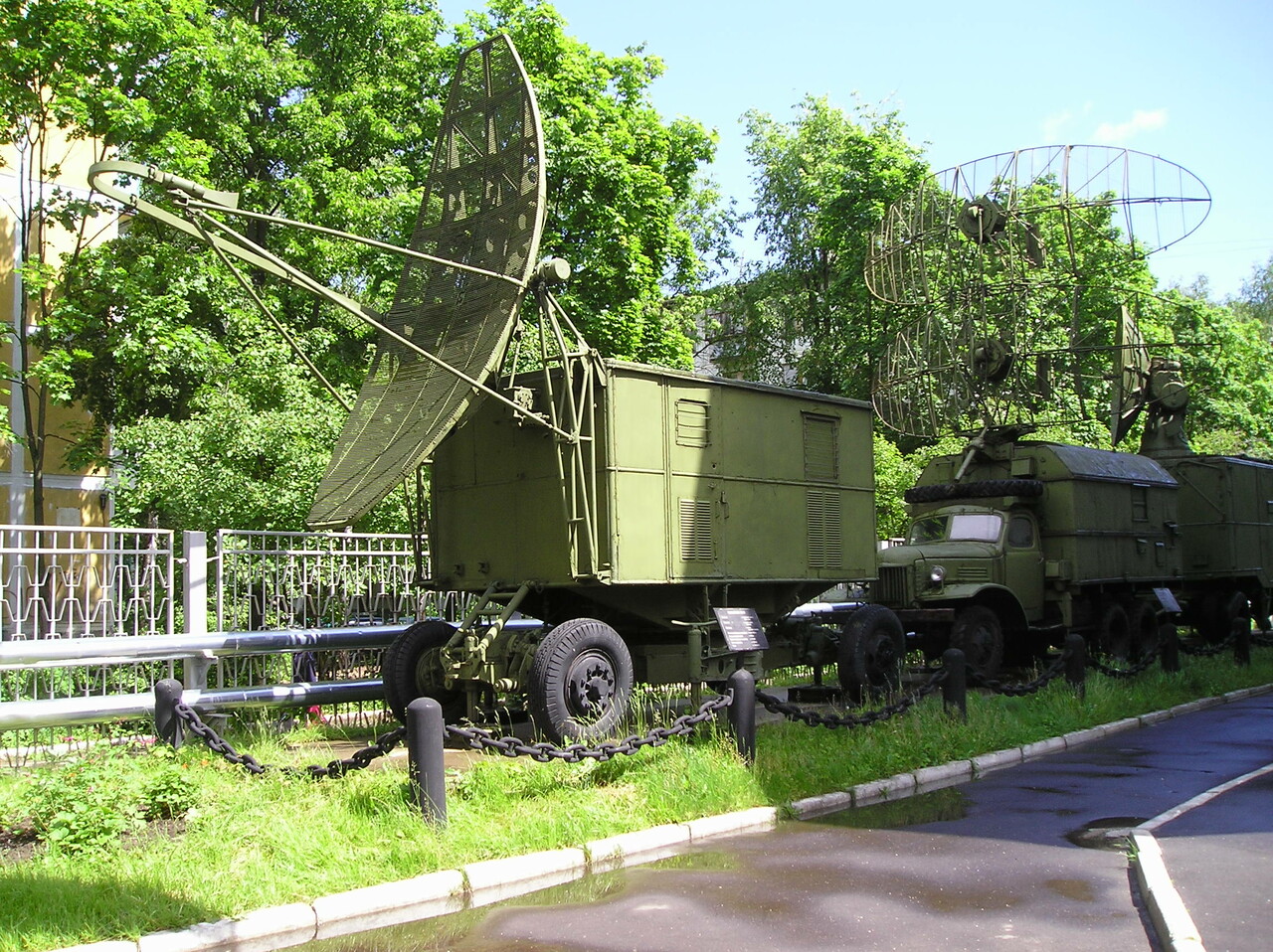 Уличная экспозиция музея ПВО