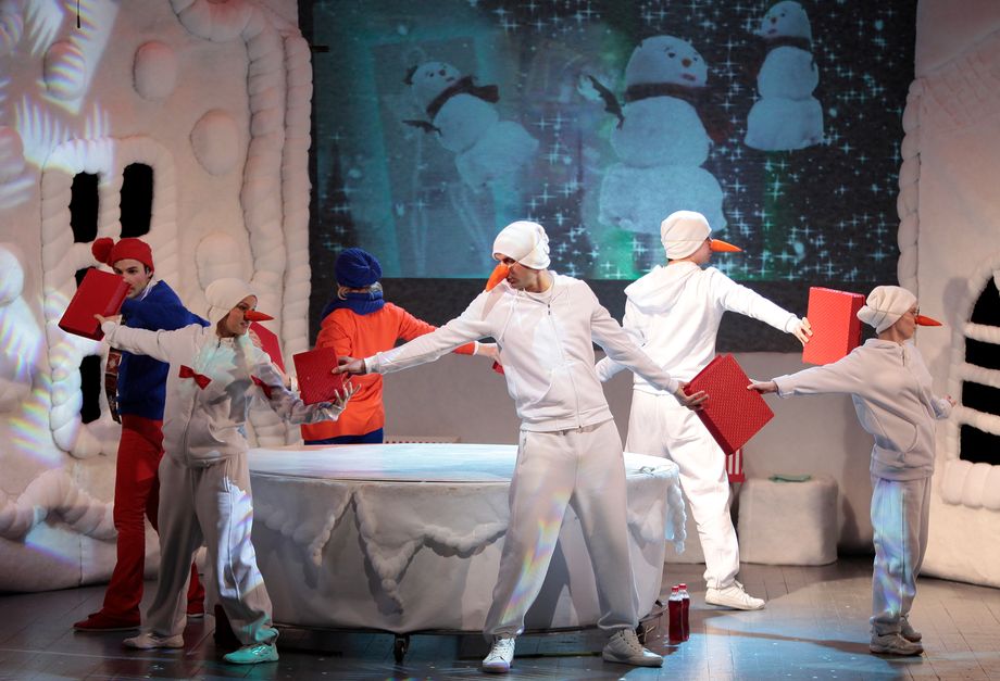 Спектакль «Школа снеговиков» в театре «ФЭСТ» в Мытищах