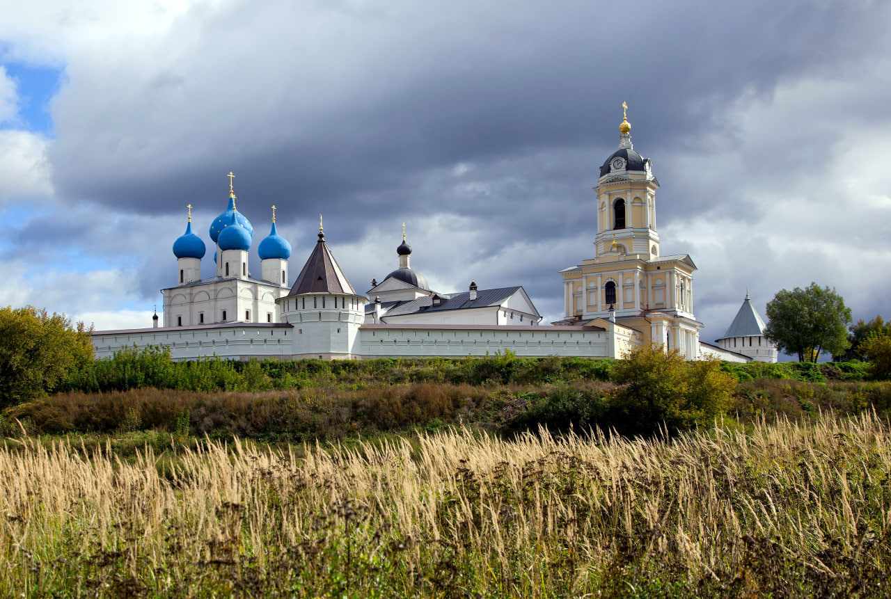 Высоцкий мужской монастырь в Серпухове