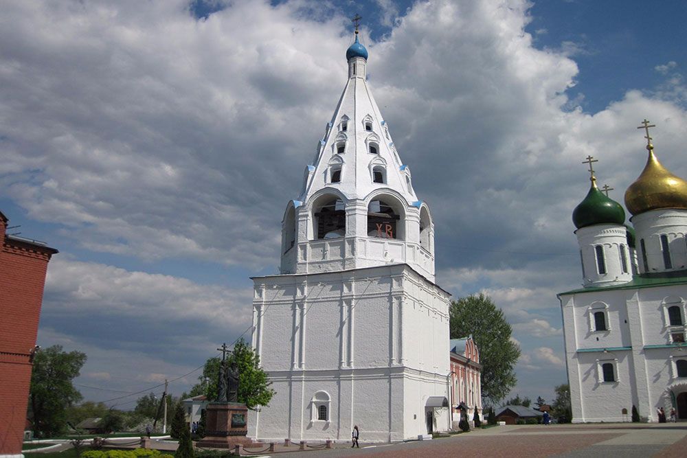 Успенская шатровая колокольня