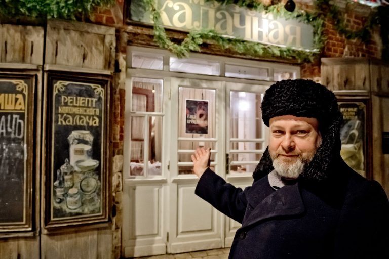 Театрализованная программа с чаепитием «Елка кренделем» проходит в музее «Калачная»