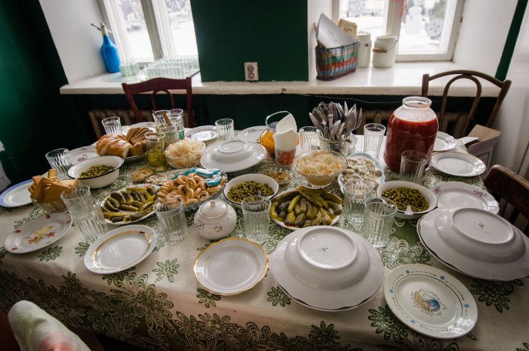Новогодняя программа «Я люблю тебя, жизнь!» в музее-резиденции «Арткоммуналка. Ерофеев и Другие»