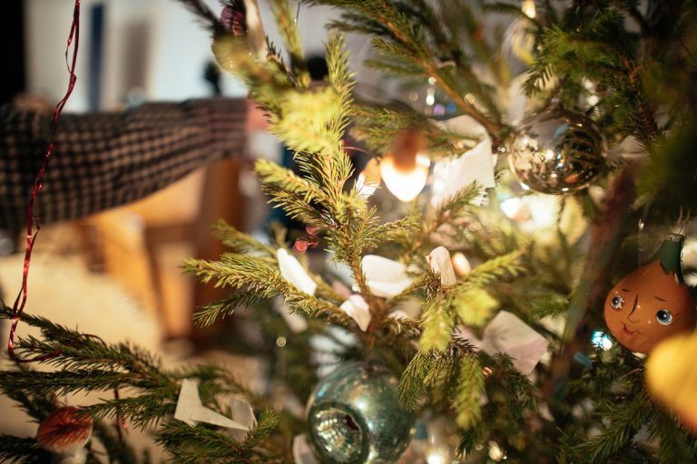 Новогодняя программа «Квест на коммунальность» проходит в музее-резиденции «Арткоммуналка. Ерофеев и Другие»