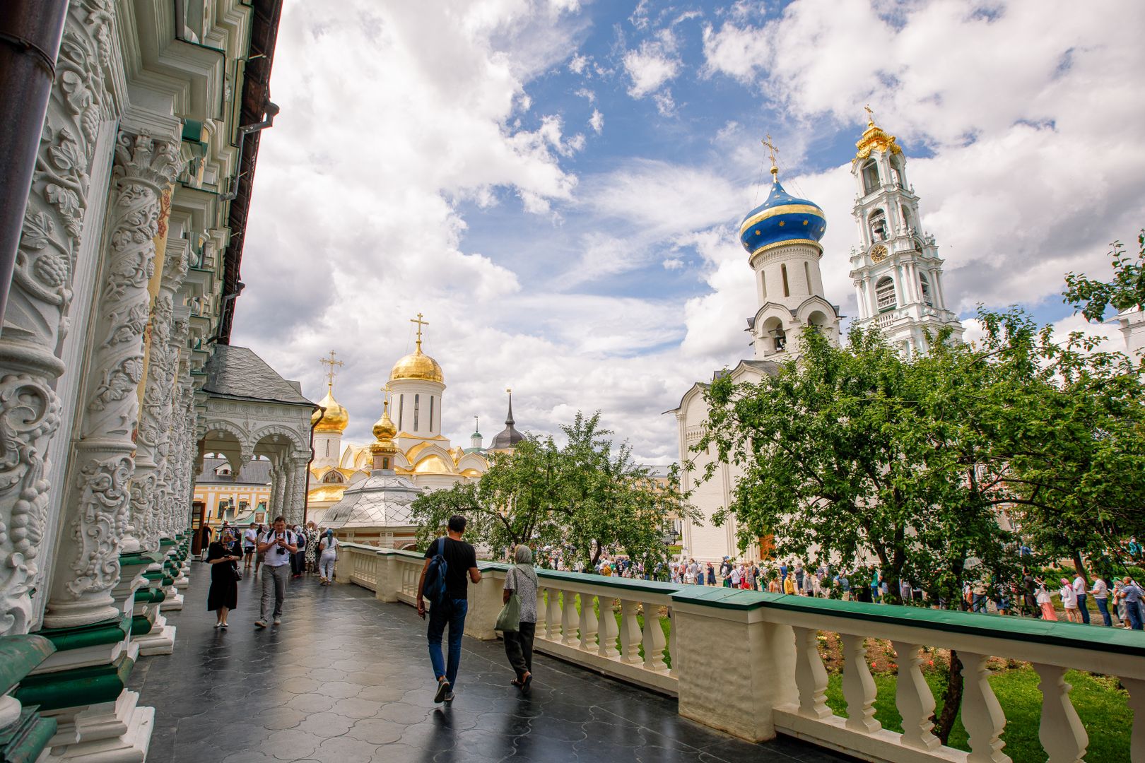 Территория Лавры. Источник фото: https://медиасток.рф/
