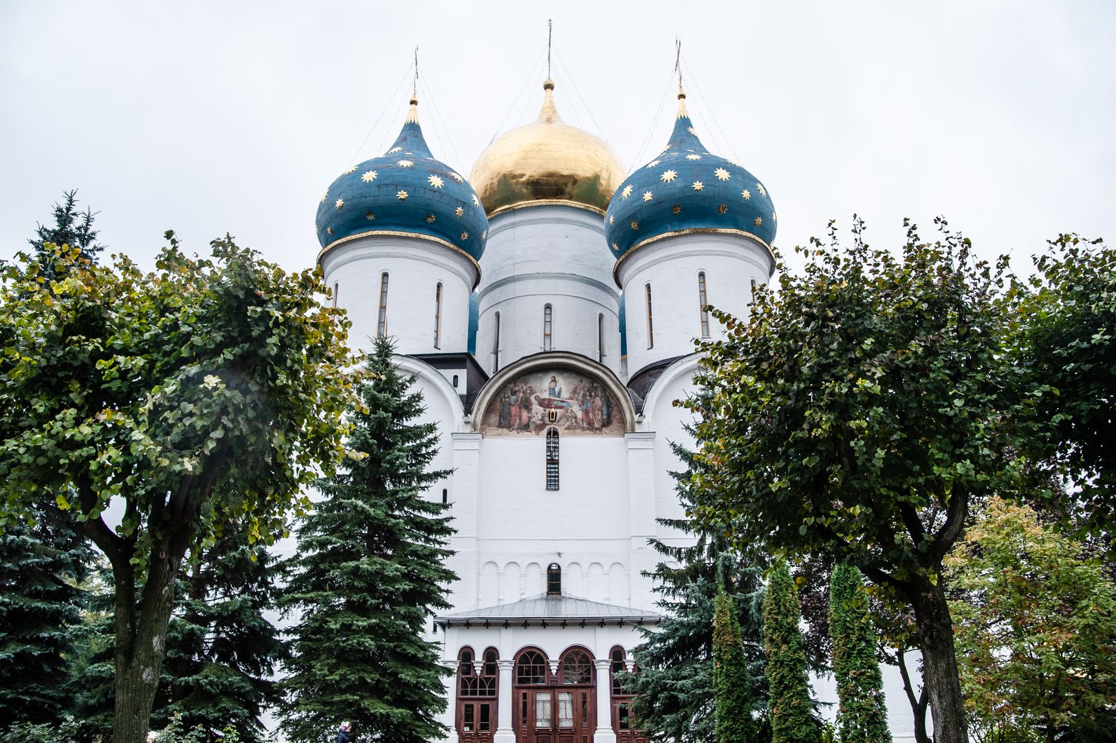 Успенский собор Троице-Сергиевой лавры. Источник фото: https://медиасток.рф/