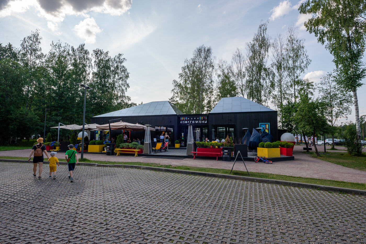 кафе «Спортсмены». Источник фото: https://odinparki.ru/parks