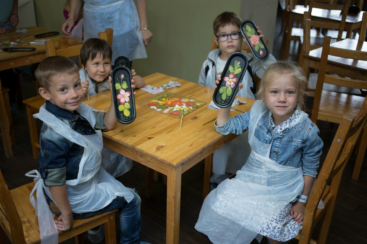 Мастер-классы для детей в Музее подносов при Жостовской фабрике. Фото: https://vk.ru/zhostovskayafabrika
