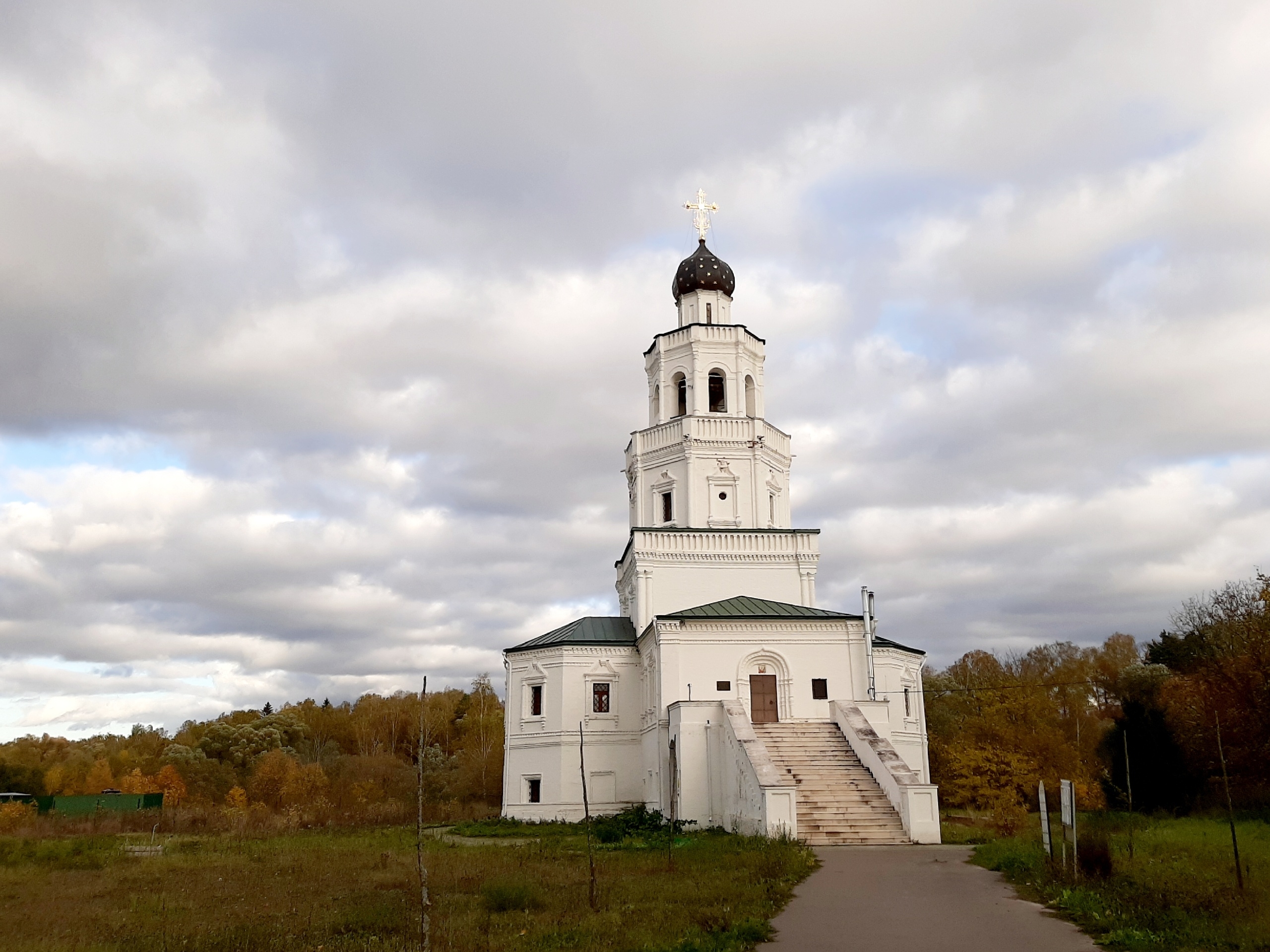 Церковь Вознесения в Сенницах. Источник фото: https://vk.ru/zelenyi_dyatel