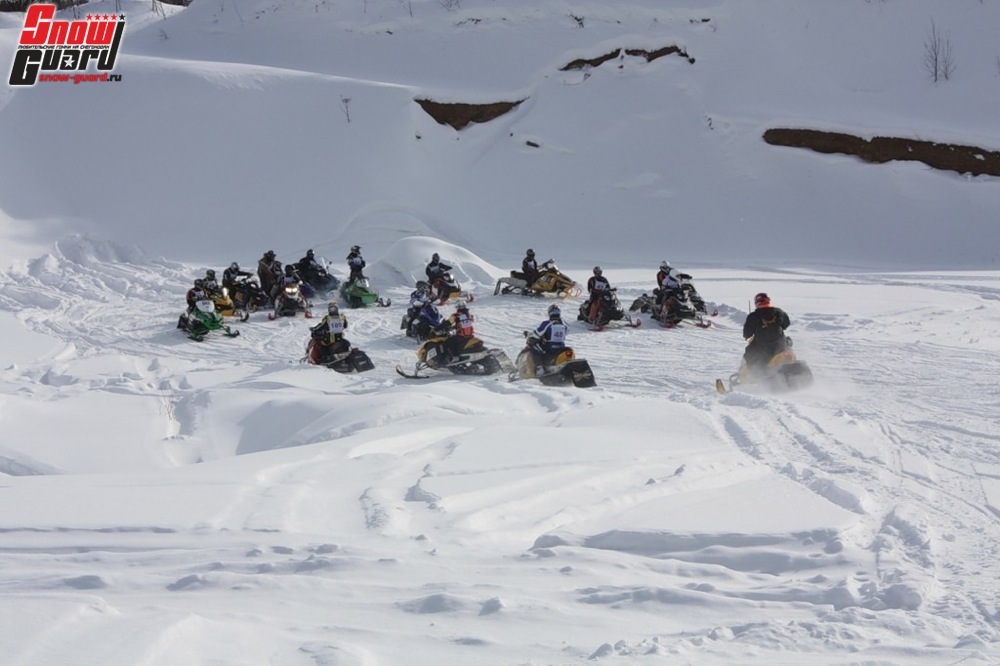 Соревнования на снегоходах «Снежная гвардия»