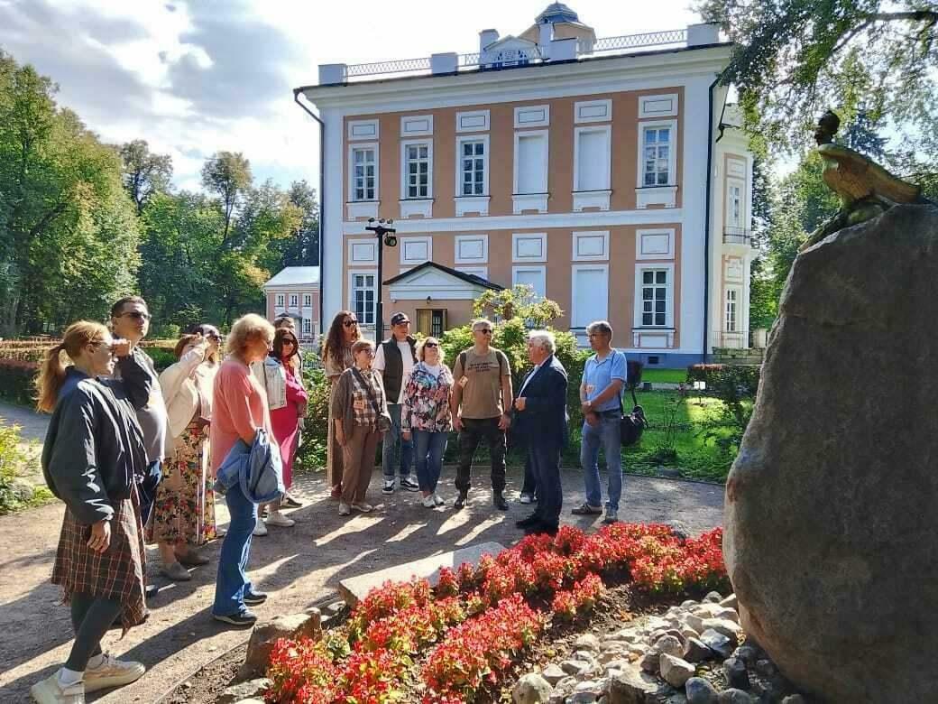 Экскурсия «Этих дней не смолкнет слава…»