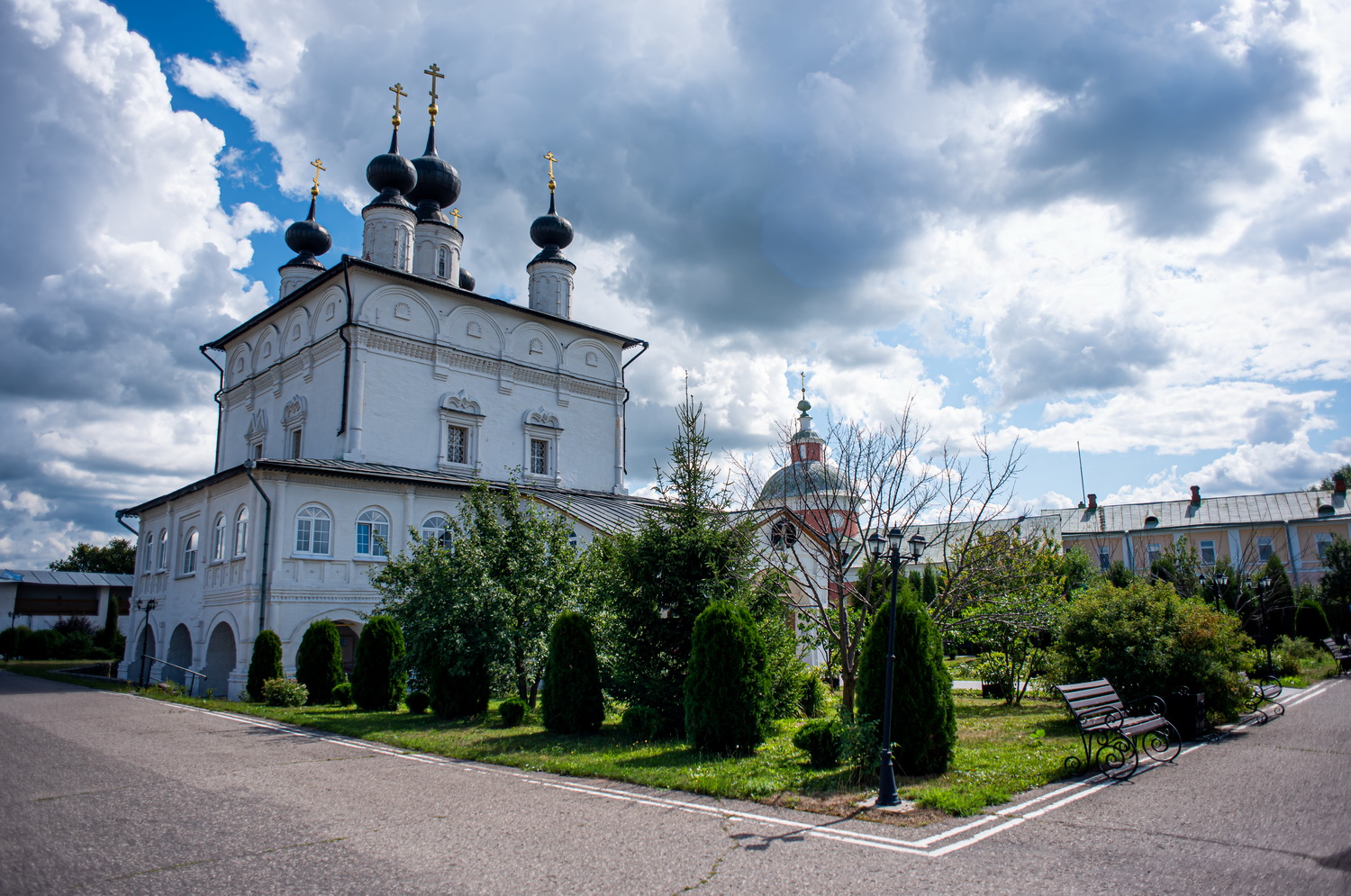 Свято-Троицкий Белопесоцкий монастырь 