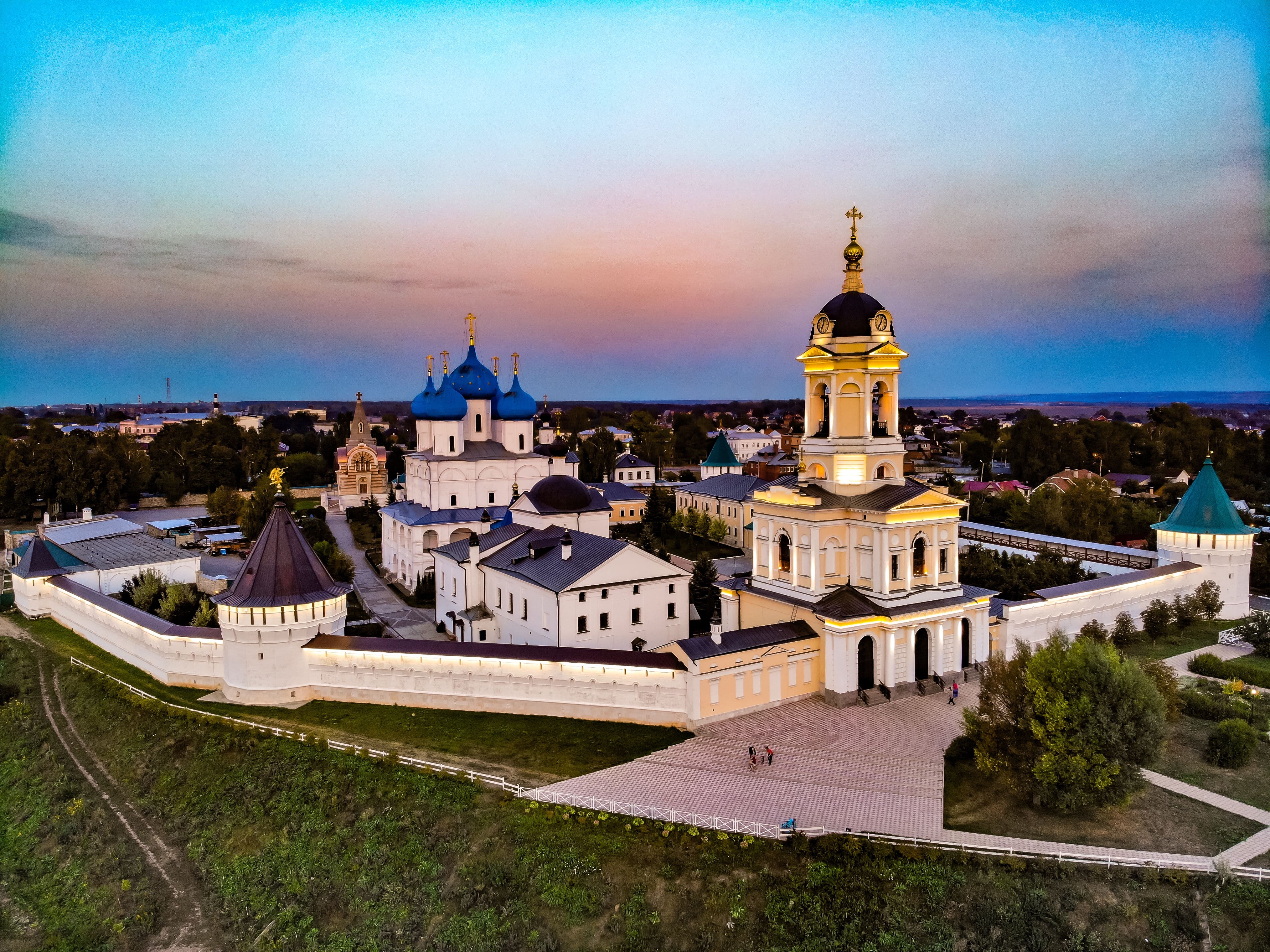Город Серпухов, Высоцкий монастырь