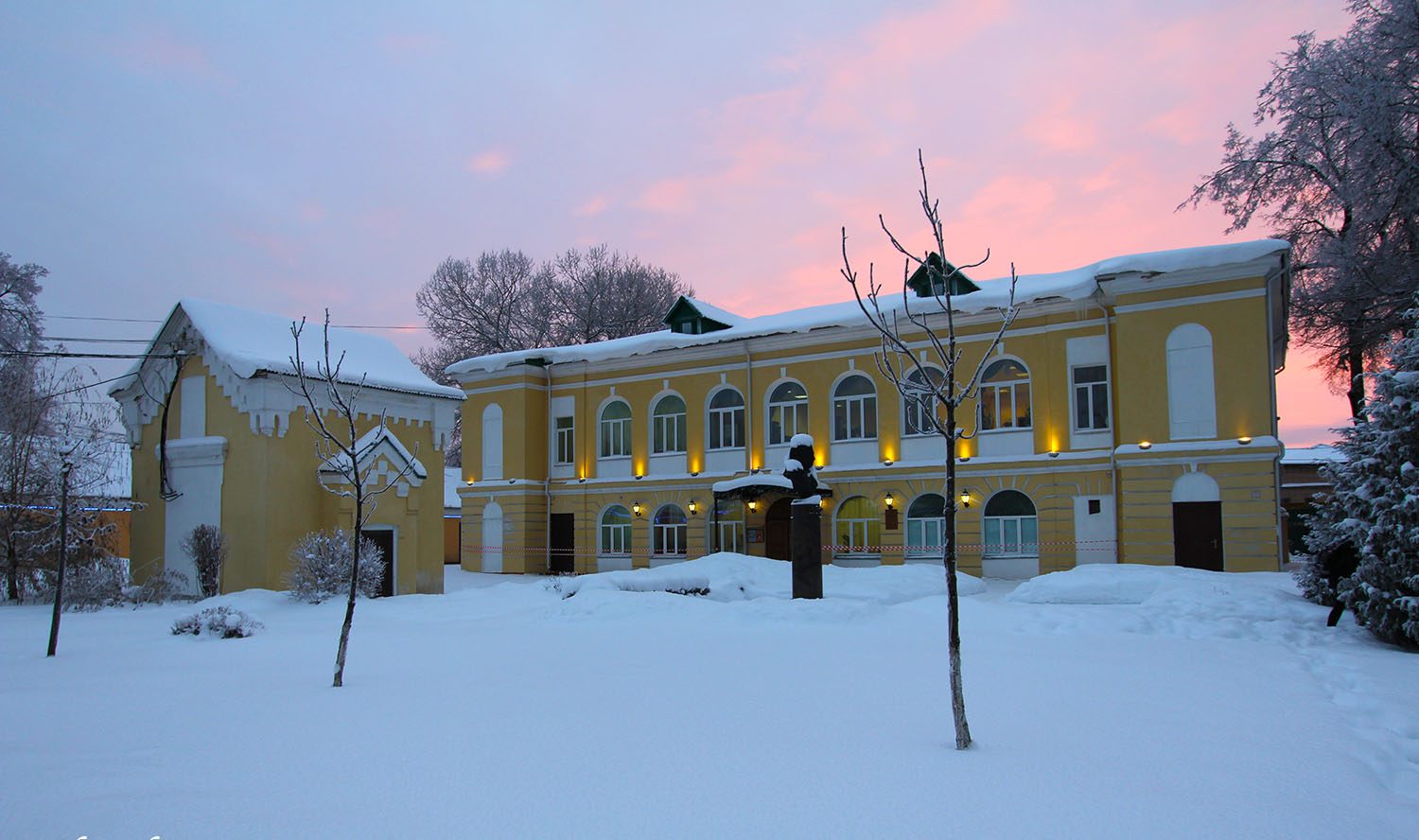 Музейно-выставочный центр «Путевой дворец»