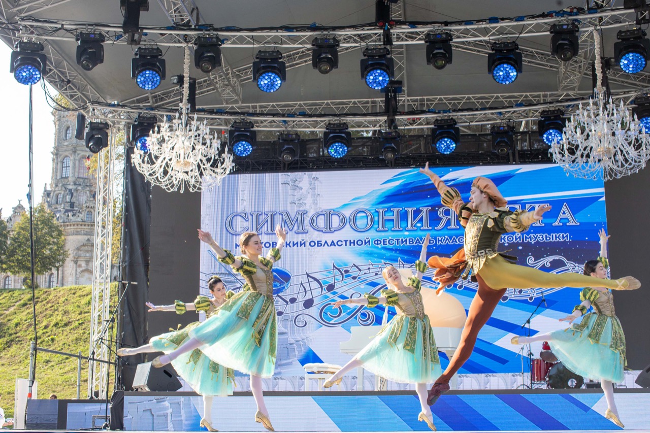 Областной фестиваль «Симфония лета» в Дубровицах посетили около 8 тысяч человек