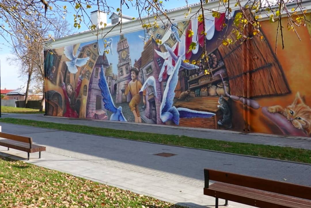Площадь Ленина в Серпухове украсило новое граффити