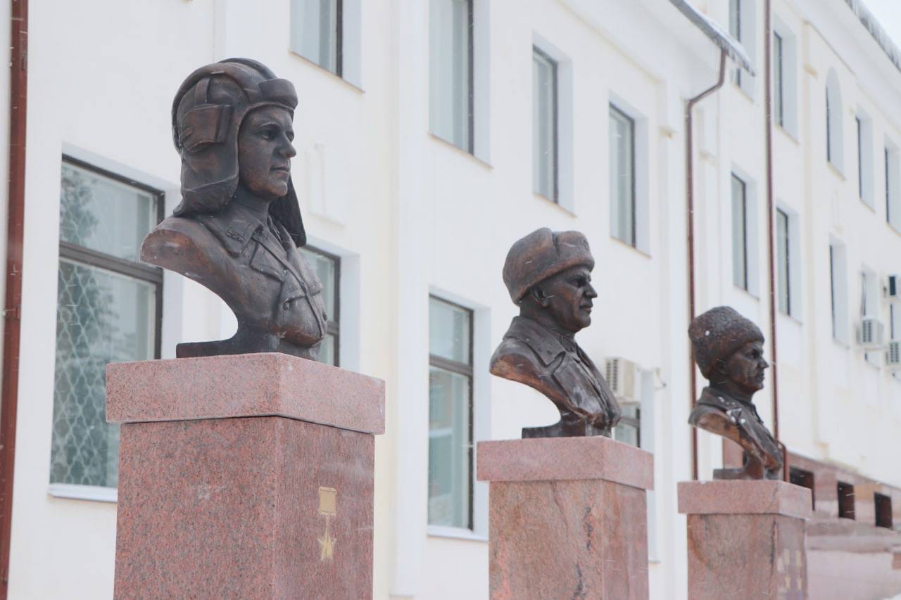 20 декабря на аллее Героев состоялось торжественное открытие бюстов трем Советским военачальникам