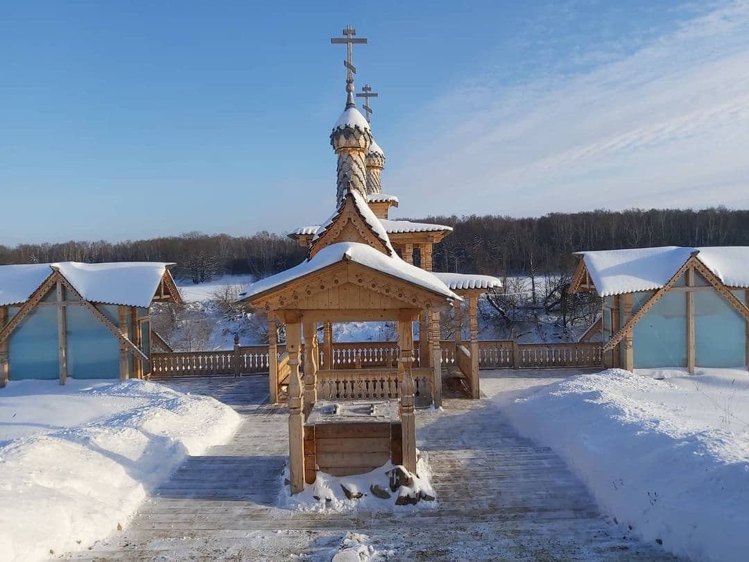 Купель в деревне Протекино расположена рядом с храмом святого Василия епископа Рязанского