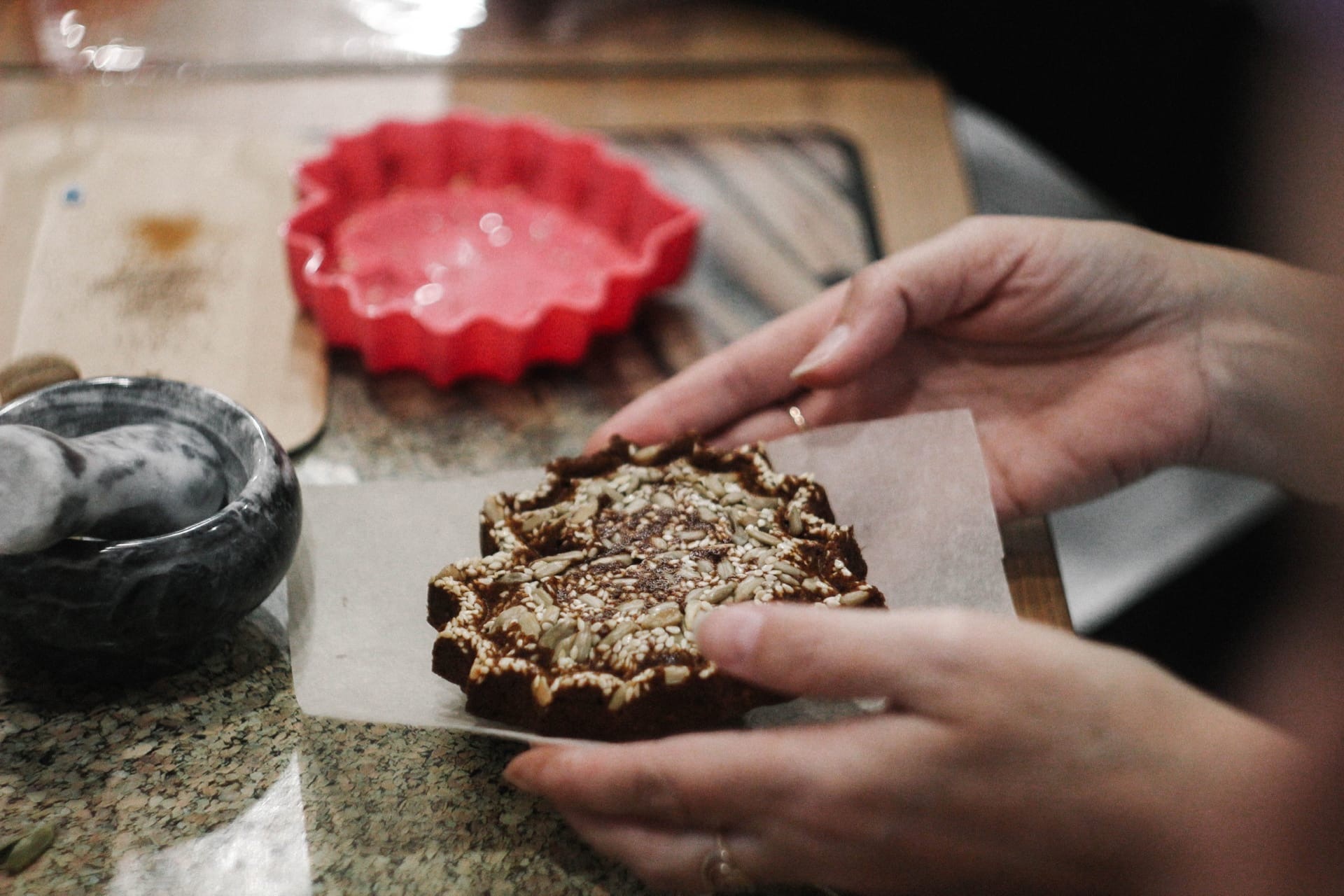 Катание на лошадях, экскурсия по рыбному хозяйству и дегустация коврижек: тур по фермам Подмосковья