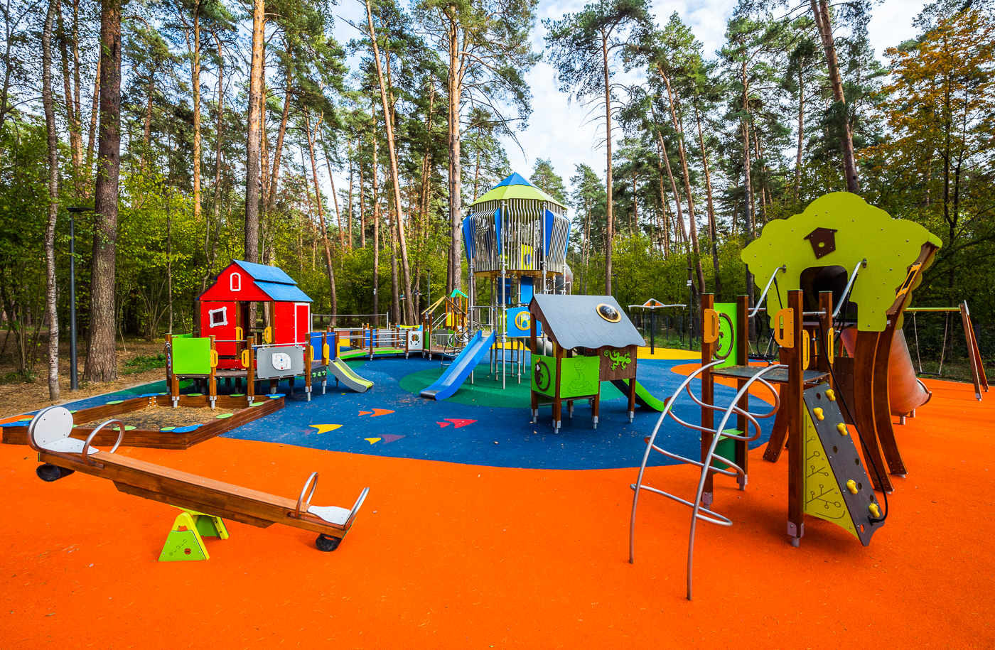Детская площадка в парке активного отдыха «Раздолье» 