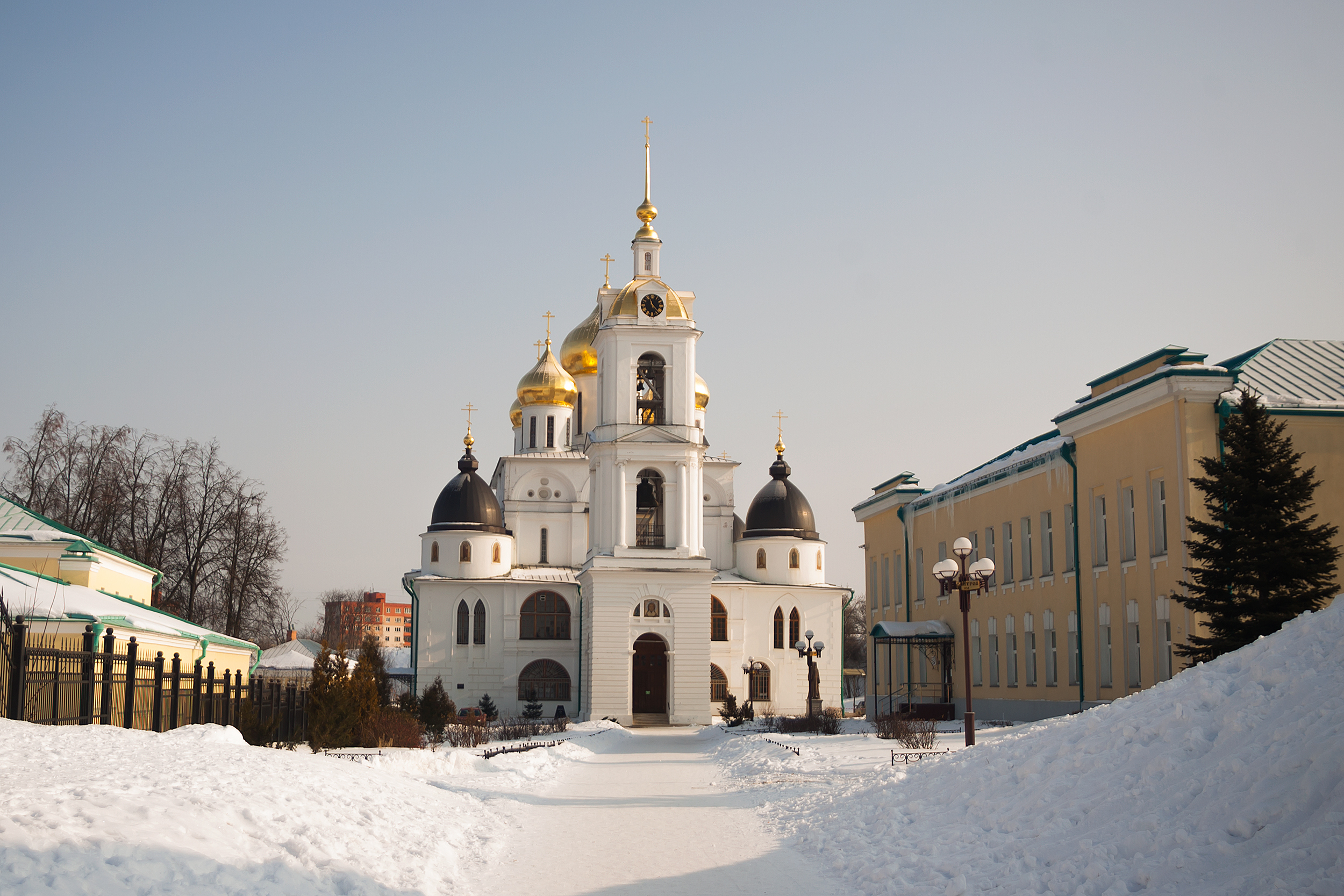 Успенский собор Дмитровского Кремля